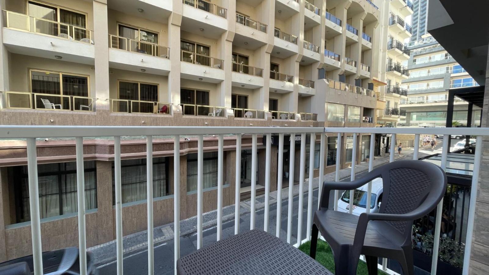 Bookarest Hostel Malta San Ġiljan Extérieur photo