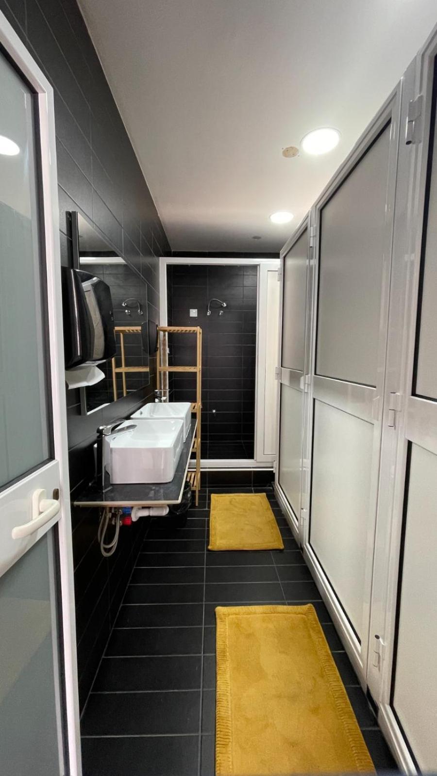 Bookarest Hostel Malta San Ġiljan Extérieur photo