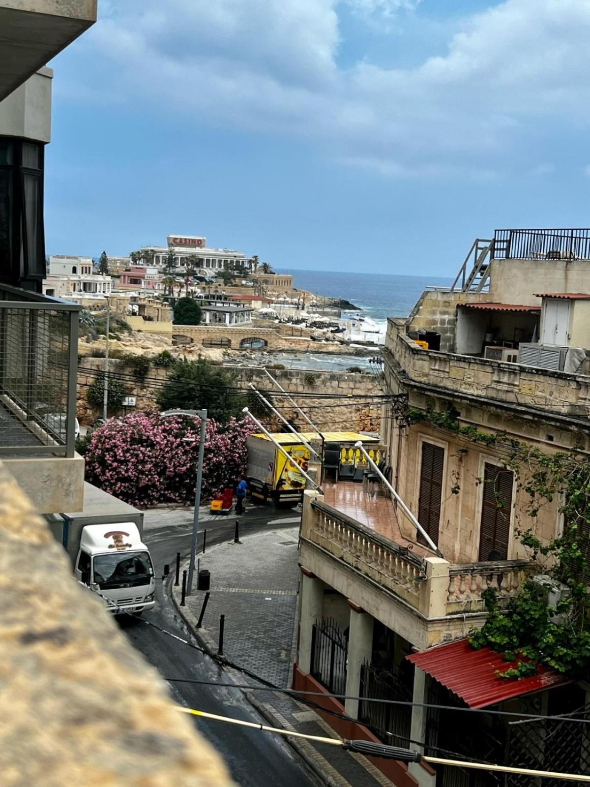 Bookarest Hostel Malta San Ġiljan Extérieur photo